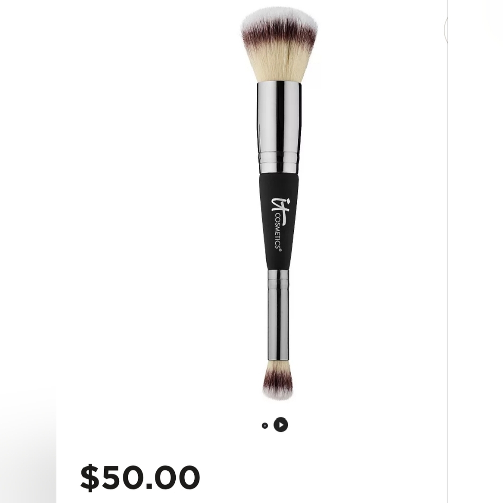 IT Cosmetics Professional Makeup Brush - Black and Gold
